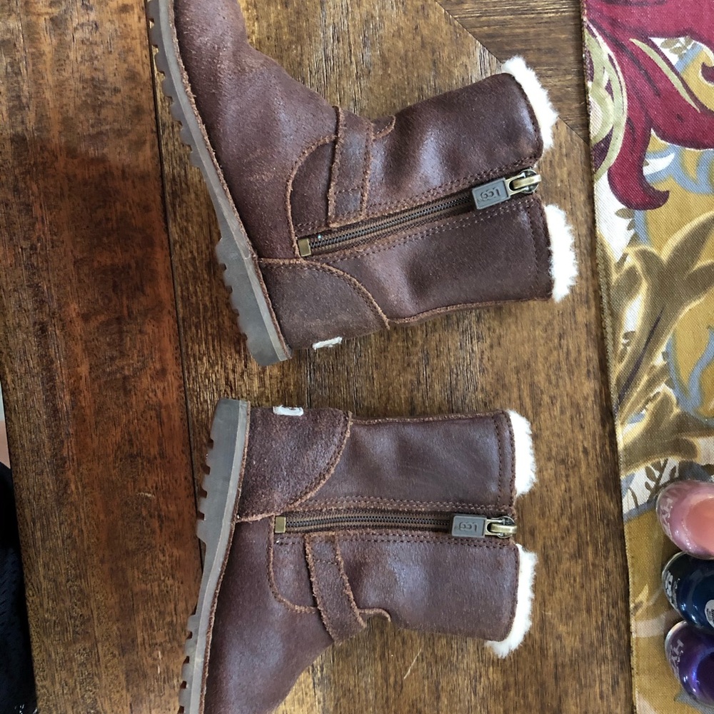 Lined ugg boots - Picture 3 of 5